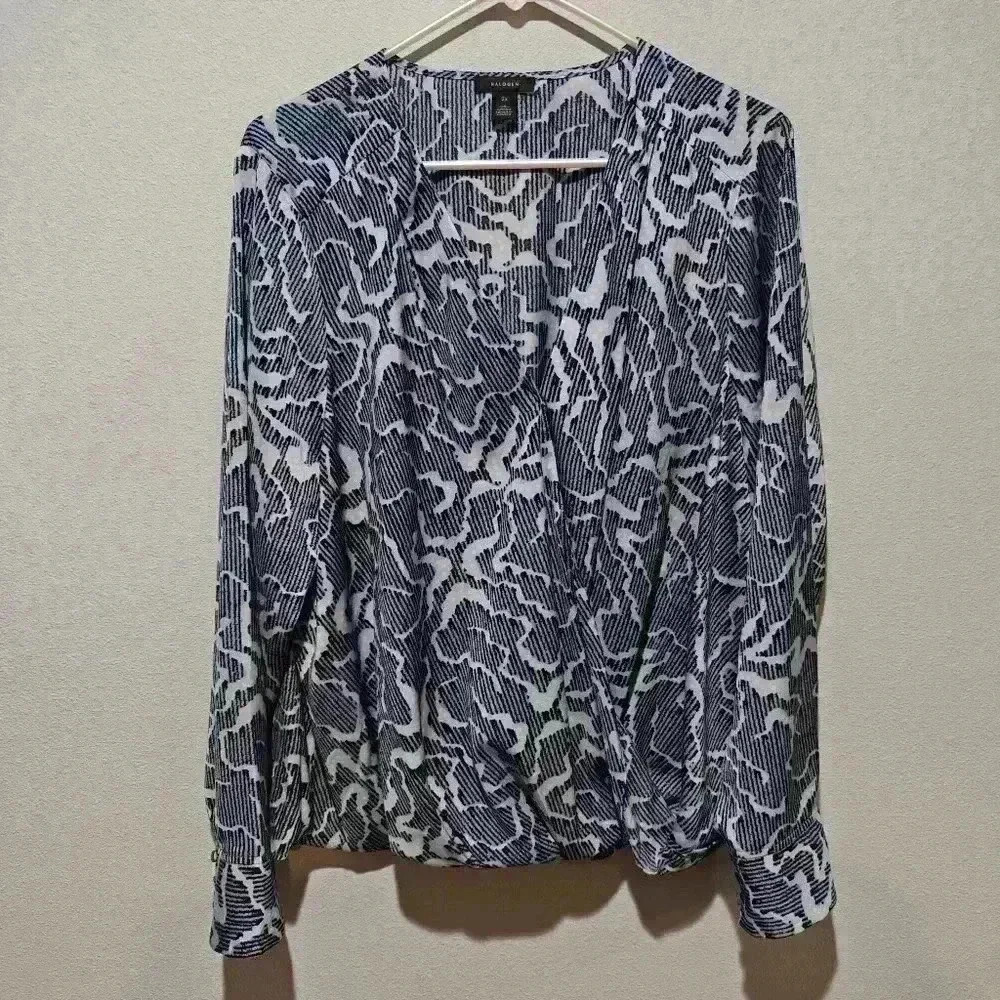 Halogen 2X Long Sleeve Blouse Shirt NWOT Abstract Floral Surplice V Neck